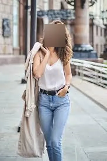 Victoria — casual chic style — escort companion